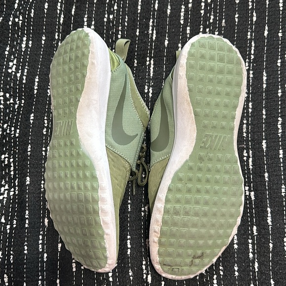Nike sock sneakers, olive green size 10 - Picture 5 of 8